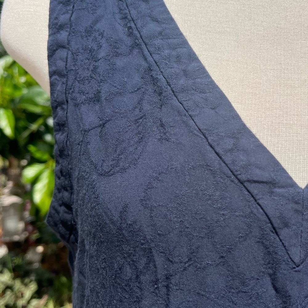 LOFT Navy Textured Tank Top - Picture 3 of 6